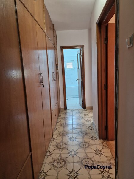 Piata 1 Mai 4 camere etaj 4 mobilat/nemobilat 96 mp 2 bai balcon lift